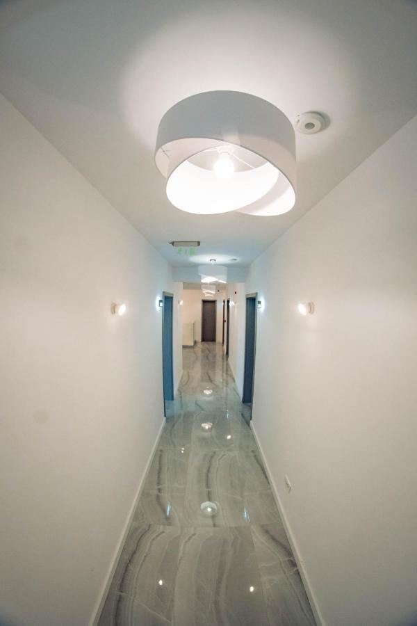Hotel B4 Oradea Luaran gambar