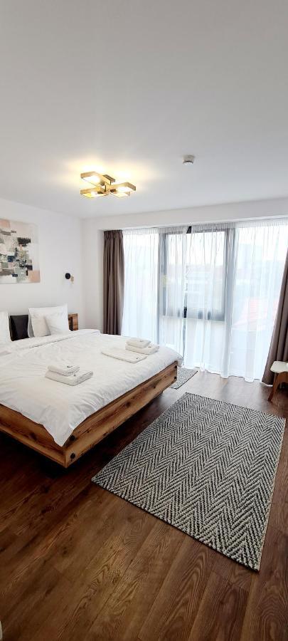 Hotel B4 Oradea Luaran gambar